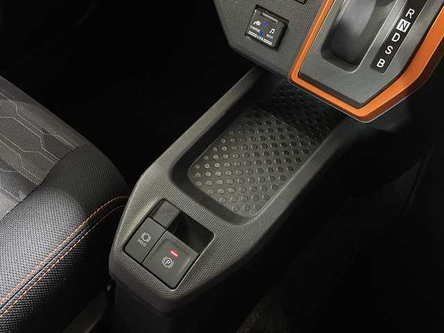 ダイハツ タフト G 神奈川県 2022(令4)年 0.8万km フォレストカーキメタリック ガラスルーフ/純正メモリーナビ【NMZK-W72D】/AM　FM　フルセグ　DVD　CD　USB　SD　Bluetooth/バックカメラ/スマートアシスト/前席シートヒーター/ビルトインETC/ナビ連動前後ドライブレコーダー/革巻ステアリング/ステアリングリモコン/ブレーキホールド/ISOFIX対応/フロアマット/スマートキー×2/保証書/取扱説明書/LEDヘッドライト/フォグランプ/ルーフレール/純正15インチAW/ドアバイザー/先行車発進お知らせ/衝突警報/車線逸脱警報/標識認識/ふらつき警報/謝前逸脱抑制/LKC（レーンキープコントロール）