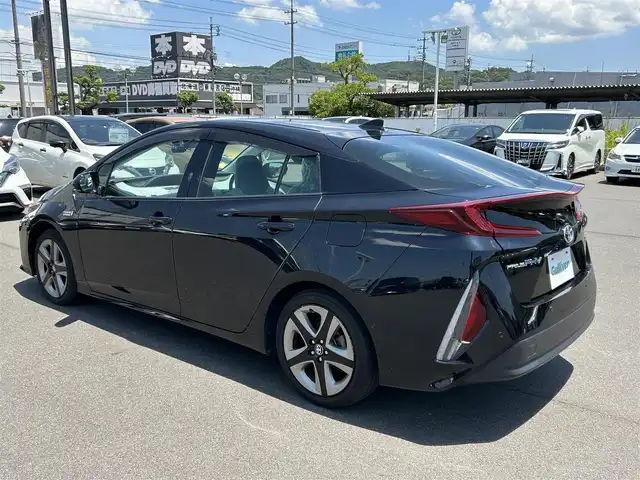 トヨタ プリウス ＰＨＶ A プレミアム 岡山県 2020(令2)年 7.9万km アティチュードブラックマイカ 登録時走行距離78324km/純正9インチナビ/全方位カメラ/フルセグTV/(AM.FM.CD.DVD.TV)/トヨタセーフティセンス/ブラインドスポットモニター/ドライブレコーダー/ＥＴＣ２．０/レーダークルーズコントロール/シートヒーター/シートベンチレーション/純正17インチAW/レザーシート/パーキングアシスト/レーンキープアシスト/ヘッドアップディスプレイ/オートマチックハイビーム/LEDヘッドランプ/LEDフォグランプ/ワイヤレス充電/電動格納ウインカーミラー
