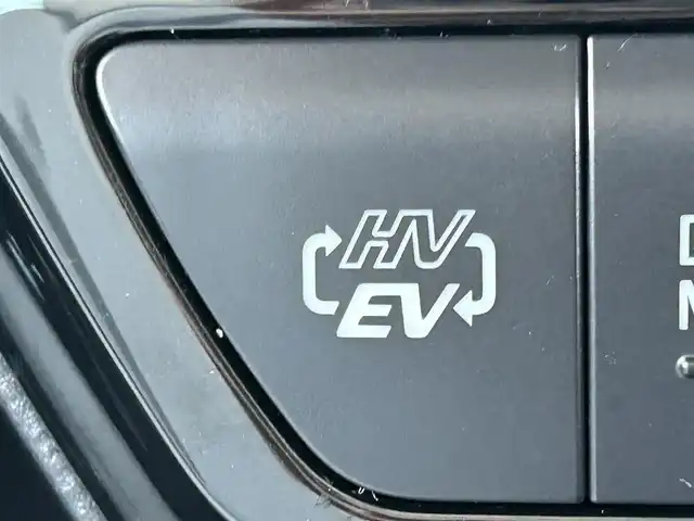 トヨタ プリウス ＰＨＶ A プレミアム 岡山県 2020(令2)年 7.9万km アティチュードブラックマイカ 登録時走行距離78324km/純正9インチナビ/全方位カメラ/フルセグTV/(AM.FM.CD.DVD.TV)/トヨタセーフティセンス/ブラインドスポットモニター/ドライブレコーダー/ＥＴＣ２．０/レーダークルーズコントロール/シートヒーター/シートベンチレーション/純正17インチAW/レザーシート/パーキングアシスト/レーンキープアシスト/ヘッドアップディスプレイ/オートマチックハイビーム/LEDヘッドランプ/LEDフォグランプ/ワイヤレス充電/電動格納ウインカーミラー