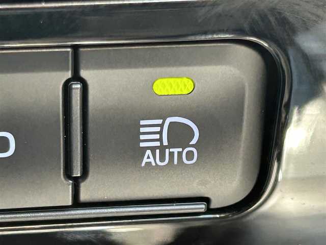 トヨタ プリウス ＰＨＶ A プレミアム 岡山県 2020(令2)年 7.9万km アティチュードブラックマイカ 登録時走行距離78324km/純正9インチナビ/全方位カメラ/フルセグTV/(AM.FM.CD.DVD.TV)/トヨタセーフティセンス/ブラインドスポットモニター/ドライブレコーダー/ＥＴＣ２．０/レーダークルーズコントロール/シートヒーター/シートベンチレーション/純正17インチAW/レザーシート/パーキングアシスト/レーンキープアシスト/ヘッドアップディスプレイ/オートマチックハイビーム/LEDヘッドランプ/LEDフォグランプ/ワイヤレス充電/電動格納ウインカーミラー