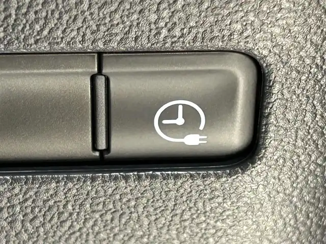 トヨタ プリウス ＰＨＶ A プレミアム 岡山県 2020(令2)年 7.9万km アティチュードブラックマイカ 登録時走行距離78324km/純正9インチナビ/全方位カメラ/フルセグTV/(AM.FM.CD.DVD.TV)/トヨタセーフティセンス/ブラインドスポットモニター/ドライブレコーダー/ＥＴＣ２．０/レーダークルーズコントロール/シートヒーター/シートベンチレーション/純正17インチAW/レザーシート/パーキングアシスト/レーンキープアシスト/ヘッドアップディスプレイ/オートマチックハイビーム/LEDヘッドランプ/LEDフォグランプ/ワイヤレス充電/電動格納ウインカーミラー