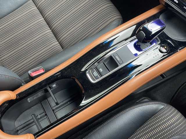 ホンダ ヴェゼル ハイブリッド Z 新潟県 2015(平27)年 8.4万km ミスティックグリーンパール ワンオーナー/純正メモリナビ/(BT/FM/AM/DVD/フルセグTV)/スタッドレスタイヤ積載/バックカメラ/ハーフレザーシート/シートヒーター/パドルシフト/ステアリングスイッチ/ルーフレール/ワイパーデアイサー/ビルトインETC/電格ミラー/取扱説明書/保証書