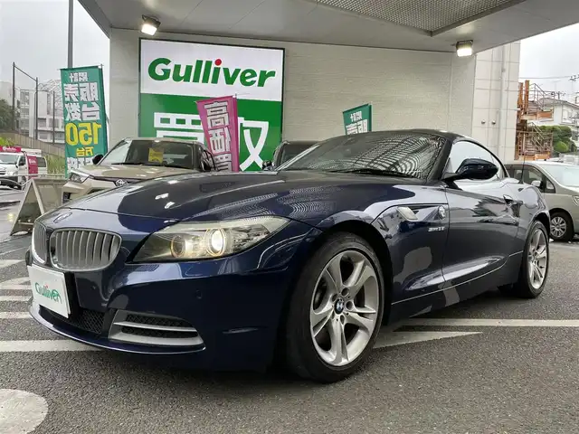 ＢＭＷ Ｚ４ sDrive35i 神奈川県 2010(平22)年 12.5万km ディープシーブルー 登録時走行距離124826km/純正ナビ/　【CD/DVD/ワンセグTV】/横滑り防止/レザーシート/シートヒーター/ビルトインETC/純正HIDライト/ヘッドライトレベライザー/スマートキー/プッシュスタート/純正アルミホイール 17インチ/リアプライバシーガラス/新車時整備手帳（保証書）/取扱説明書