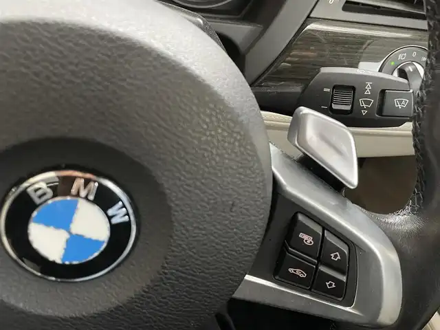 ＢＭＷ Ｚ４ sDrive35i 神奈川県 2010(平22)年 12.5万km ディープシーブルー 登録時走行距離124826km/純正ナビ/　【CD/DVD/ワンセグTV】/横滑り防止/レザーシート/シートヒーター/ビルトインETC/純正HIDライト/ヘッドライトレベライザー/スマートキー/プッシュスタート/純正アルミホイール 17インチ/リアプライバシーガラス/新車時整備手帳（保証書）/取扱説明書