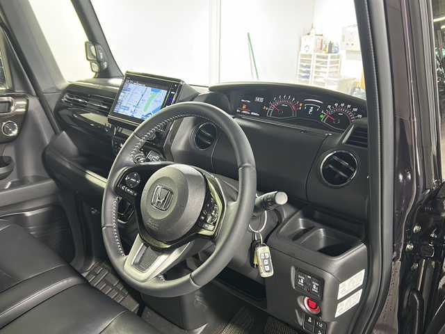 ホンダ Ｎ ＢＯＸ カスタム G L ターボ ホンダセンシング 福岡県 2020(令2)年 5.4万km プレミアムベルベットパープル・パール 両側パワースライドドア　/衝突軽減ブレーキ　/横滑り防止装置　/レーンキープアシスト　/レーダークルーズコントロール　/後方コーナーセンサー　/純正SDナビ　Bluetooth　フルセグTV/シートヒーター　/ビルドインETC/プッシュスタートボタン　/スマートキー　/スペアキー１本/純正フロアマット/純正アルミホイル/ABS/盗難防止装置