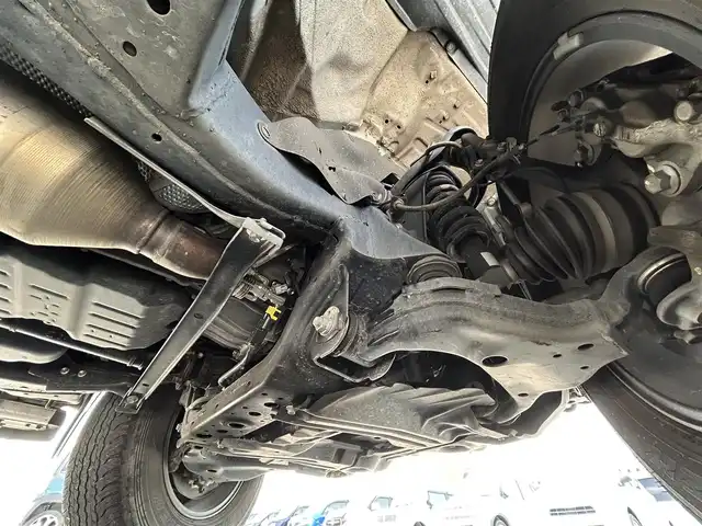 トヨタ ハイラックス Z 滋賀県 2021(令3)年 2.9万km スーパーホワイトⅡ ディーゼル/4WD(F4)/6速AT/7インチ社外ナビ【CN-RE07WD】/(FM/AM/CD/DVD/フルセグ/Bluetooth)/バックカメラ/ETC/ハードトノカバー/プリクラッシュブレーキアシスト	/レーンキープアシスト	/レーダークルーズコントロール/標識検知機能	/電動格納ミラー/アイドリングストップ/革巻きステアリング/ステアリングスイッチ/オートライト/LEDヘッドライト/フロントフォグ/フルオートエアコン/プッシュスタート/スマートキー/スペアキー/純正フロアマット