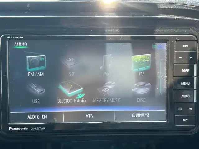 トヨタ ハイラックス Z 滋賀県 2021(令3)年 2.9万km スーパーホワイトⅡ ディーゼル/4WD(F4)/6速AT/7インチ社外ナビ【CN-RE07WD】/(FM/AM/CD/DVD/フルセグ/Bluetooth)/バックカメラ/ETC/ハードトノカバー/プリクラッシュブレーキアシスト	/レーンキープアシスト	/レーダークルーズコントロール/標識検知機能	/電動格納ミラー/アイドリングストップ/革巻きステアリング/ステアリングスイッチ/オートライト/LEDヘッドライト/フロントフォグ/フルオートエアコン/プッシュスタート/スマートキー/スペアキー/純正フロアマット