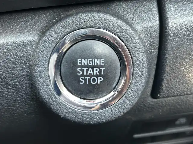 トヨタ ハイラックス Z 滋賀県 2021(令3)年 2.9万km スーパーホワイトⅡ ディーゼル/4WD(F4)/6速AT/7インチ社外ナビ【CN-RE07WD】/(FM/AM/CD/DVD/フルセグ/Bluetooth)/バックカメラ/ETC/ハードトノカバー/プリクラッシュブレーキアシスト	/レーンキープアシスト	/レーダークルーズコントロール/標識検知機能	/電動格納ミラー/アイドリングストップ/革巻きステアリング/ステアリングスイッチ/オートライト/LEDヘッドライト/フロントフォグ/フルオートエアコン/プッシュスタート/スマートキー/スペアキー/純正フロアマット