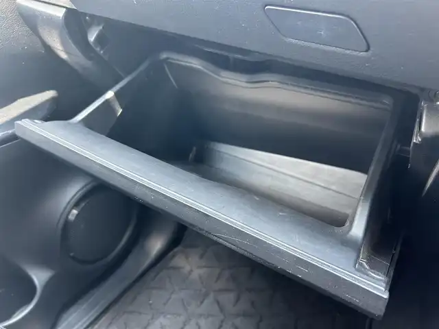 トヨタ ハイラックス Z 滋賀県 2021(令3)年 2.9万km スーパーホワイトⅡ ディーゼル/4WD(F4)/6速AT/7インチ社外ナビ【CN-RE07WD】/(FM/AM/CD/DVD/フルセグ/Bluetooth)/バックカメラ/ETC/ハードトノカバー/プリクラッシュブレーキアシスト	/レーンキープアシスト	/レーダークルーズコントロール/標識検知機能	/電動格納ミラー/アイドリングストップ/革巻きステアリング/ステアリングスイッチ/オートライト/LEDヘッドライト/フロントフォグ/フルオートエアコン/プッシュスタート/スマートキー/スペアキー/純正フロアマット