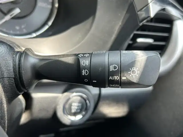 トヨタ ハイラックス Z 滋賀県 2021(令3)年 2.9万km スーパーホワイトⅡ ディーゼル/4WD(F4)/6速AT/7インチ社外ナビ【CN-RE07WD】/(FM/AM/CD/DVD/フルセグ/Bluetooth)/バックカメラ/ETC/ハードトノカバー/プリクラッシュブレーキアシスト	/レーンキープアシスト	/レーダークルーズコントロール/標識検知機能	/電動格納ミラー/アイドリングストップ/革巻きステアリング/ステアリングスイッチ/オートライト/LEDヘッドライト/フロントフォグ/フルオートエアコン/プッシュスタート/スマートキー/スペアキー/純正フロアマット