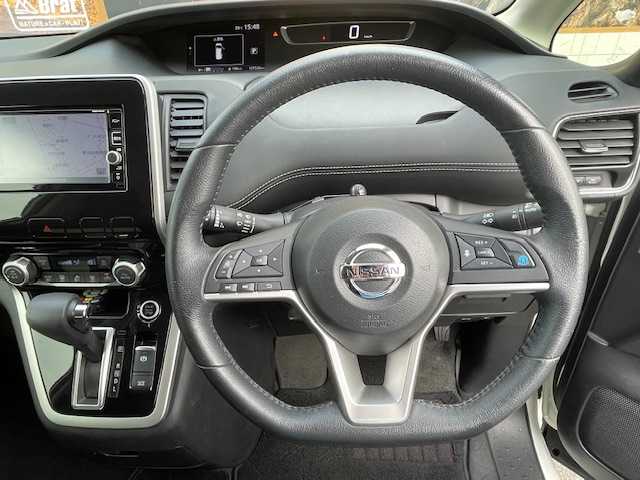 日産 セレナ ハイウェイスター プロパイロットED 愛知県 2016(平28)年 13.8万km ブリリアントホワイトパール プロパイロット/純正ナビ/フルセグTV/バックカメラ/フリップダウンモニター/両側電動スライドドア/LEDヘッドライト/電動パーキングブレーキ/プッシュスタート/スマートキー