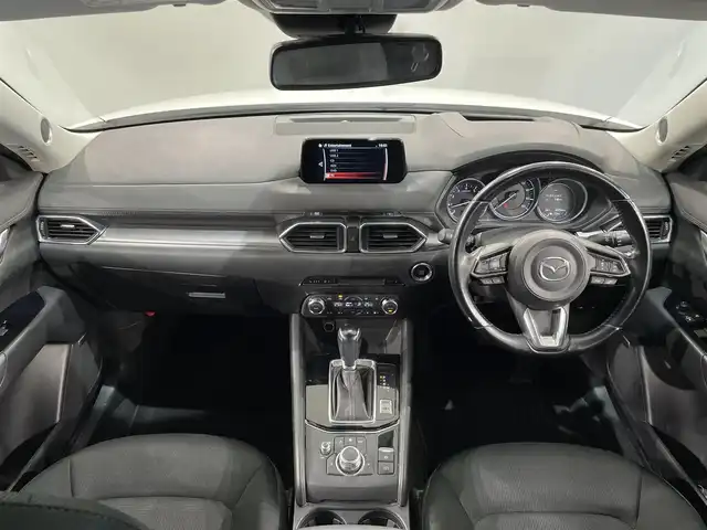 マツダ ＣＸ－５ 20S プロアクティブ 愛知県 2017(平29)年 7万km スノーフレイクホワイトパールマイカ 純正８インチナビ　/（Bluetooth/フルセグTV/AUX/CD・DVD)/ＢＯＳＥサウンド　/ＣＤ／ＤＶＤ再生　/レーダークルーズコントロール　/衝突軽減ブレーキ　　/ＥＴＣ　/ＬＥＤヘッドライト　/シートヒーター　/ステアリングヒーター　/ブラインドスポットモニター/車線逸脱警報/コーナーセンサー/メモリ付D席パワーシート/電動パーキングブレーキ/アイドリングストップ/バックドアサンシェード/プッシュスタート/　　-スマートキー