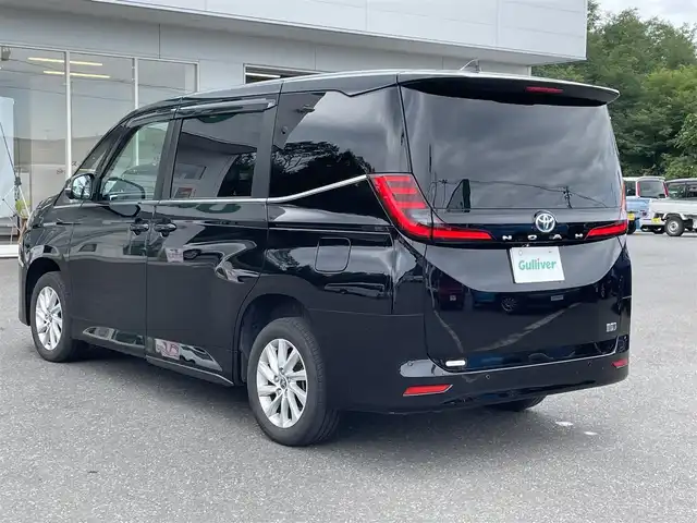 トヨタ ノア ハイブリッド Z 青森県 2023(令5)年 3.1万km アティチュードブラックマイカ ４WD/純正ディスプレイオーディオ/TV/CD/DVD/BT/ETC2.0/ドライブレコーダー/純正エンジンスターター/シートヒーター/アラウンドビューモニター/バックカメラ/バックドアオープンスイッチ/トヨタセーフティセンス/クルーズコントロール（追従有）/前席シートヒーター/オートライト/ハイビームアシスト/１６インチ純正ホイール/純正フロアマット