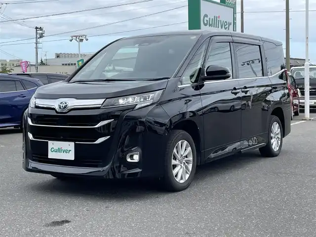 トヨタ ノア ハイブリッド Z 青森県 2023(令5)年 3.1万km アティチュードブラックマイカ ４WD/純正ディスプレイオーディオ/TV/CD/DVD/BT/ETC2.0/ドライブレコーダー/純正エンジンスターター/シートヒーター/アラウンドビューモニター/バックカメラ/バックドアオープンスイッチ/トヨタセーフティセンス/クルーズコントロール（追従有）/前席シートヒーター/オートライト/ハイビームアシスト/１６インチ純正ホイール/純正フロアマット