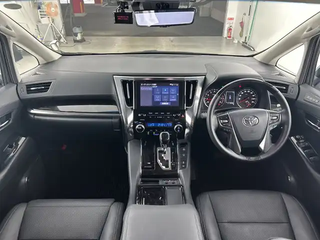 トヨタ アルファード S Cパッケージ 愛知県 2022(令4)年 2.8万km ホワイトパールクリスタルシャイン 禁煙車/純正10インチナビ/（ＤＶＤ/Bluetooth/ＡＭ/ＦＭ/USB）/バックカメラ/Ｗサンルーフ/純正フリップダウンモニター/AC100V電源/トヨタセーフティセンス/・プリクラッシュセーフティ/・レーンディパーチャーアラート/・レーダークルーズコントロール/・オートマチックハイビーム/・ブラインドスポットモニター/コーナーセンサー/デジタルインナーミラー/ドライブレコーダー/ETC/ステアリングヒーター/オットマン/シートヒーター/シートベンチレーション/パワーシート/メモリシート/両側パワースライドドア/パワーバックドア/純正18インチアルミホイール/LEDヘッドライト/フロントフォグランプ/オートライト/純正フロアマット/スマートキー/プッシュスタート/スペアキー有