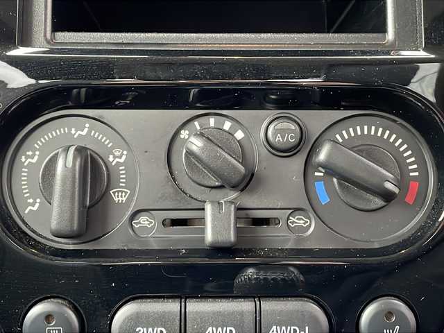 スズキ ジムニー ランドベンチャー 青森県 2016(平28)年 4万km ブルーイッシュブラックパール3 ・4WD/・キーレス/・社外CD/・ライトレベライザー/・フォグ/・ルーフレール/・シートヒーター/・オートライト/・純正16AW