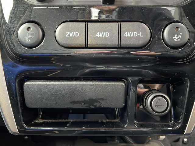 スズキ ジムニー ランドベンチャー 青森県 2016(平28)年 4万km ブルーイッシュブラックパール3 ・4WD/・キーレス/・社外CD/・ライトレベライザー/・フォグ/・ルーフレール/・シートヒーター/・オートライト/・純正16AW