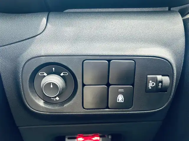 シトロエン Ｃ３ シャイン 大阪府 2021(令3)年 4.2万km サーブル ワンオーナー/純正ナビ/TV/バックカメラ/applecarplay/純正16インチAW/クルコン/クリアランスソナー/ブラインドスポット/ETC/ドラレコ/スマートキー