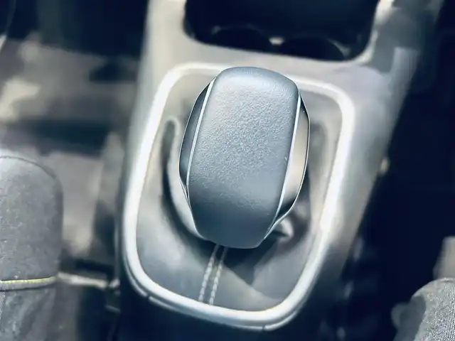 シトロエン Ｃ３ シャイン 大阪府 2021(令3)年 4.2万km サーブル ワンオーナー/純正ナビ/TV/バックカメラ/applecarplay/純正16インチAW/クルコン/クリアランスソナー/ブラインドスポット/ETC/ドラレコ/スマートキー