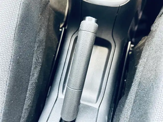 シトロエン Ｃ３ シャイン 大阪府 2021(令3)年 4.2万km サーブル ワンオーナー/純正ナビ/TV/バックカメラ/applecarplay/純正16インチAW/クルコン/クリアランスソナー/ブラインドスポット/ETC/ドラレコ/スマートキー