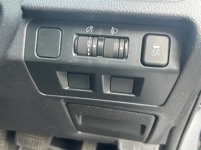 スバル インプレッサ Ｇ４ 1．6i 福島県 2015(平27)年 6.6万km アイスシルバーメタリック 4WD/社外モニター（CD/DVD/FM/AM）/ETC/横滑り防止/ドアバイザー/バックカメラ/フォグランプ/スペアキー１本/取扱説明書