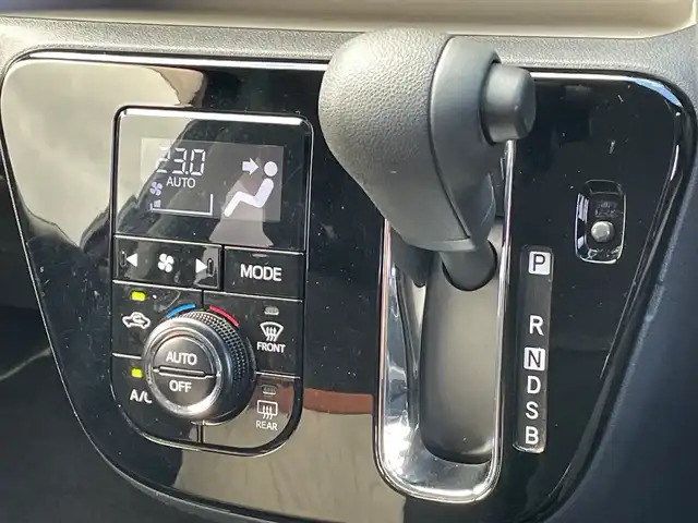 トヨタ パッソ モーダ 千葉県 2018(平30)年 5.4万km ファイアークォーツレッドM 純正7インチナビ/(AM/FM/Bluetooth/フルセグTV)/バックカメラ/衝突被害軽減システム/車線逸脱警報/横滑り防止装置/ETC2.0/前後ドライブレコーダー/アイドリングストップ/LEDヘッドライト/オートライト/ウィンカーミラー/電動格納ミラー/シートリフター/禁煙車/プッシュスタート/スマートキー/フロアマット/ドアバイザー/スペアキー