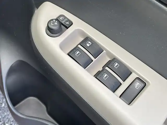 トヨタ パッソ モーダ 千葉県 2018(平30)年 5.4万km ファイアークォーツレッドM 純正7インチナビ/(AM/FM/Bluetooth/フルセグTV)/バックカメラ/衝突被害軽減システム/車線逸脱警報/横滑り防止装置/ETC2.0/前後ドライブレコーダー/アイドリングストップ/LEDヘッドライト/オートライト/ウィンカーミラー/電動格納ミラー/シートリフター/禁煙車/プッシュスタート/スマートキー/フロアマット/ドアバイザー/スペアキー