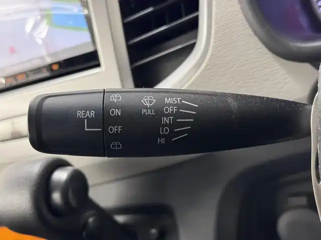 スズキ ワゴンＲ FX 三重県 2014(平26)年 5.8万km パールホワイト ガソリン/FF/インパネCVT/純正 7インチナビ CN-RZ72/（FM/AM/SD/iPod/TV/USB/Bluetooth/MEMORY MUSIC/CD/DVD/HDMI/VTR）/安全/・運転席・助手席エアバッグ/・ヒルホールドコントロール（坂道発進アシスト）/・セキュリティアラームシステム/・衝突安全ボディ/装備/・オートエアコン/・電波式キーレスエントリー/・電動格納式リモコンドアミラー/・アクセサリーソケット（DC12V）/・助手席シートアンダーボックス/・ベンチシート/・左右リヤシートスライド/・リヤワイパー/・純正ホイールキャップ＆14インチスチールホイール/・リモコンキーx1、スペアメカキーx1/など