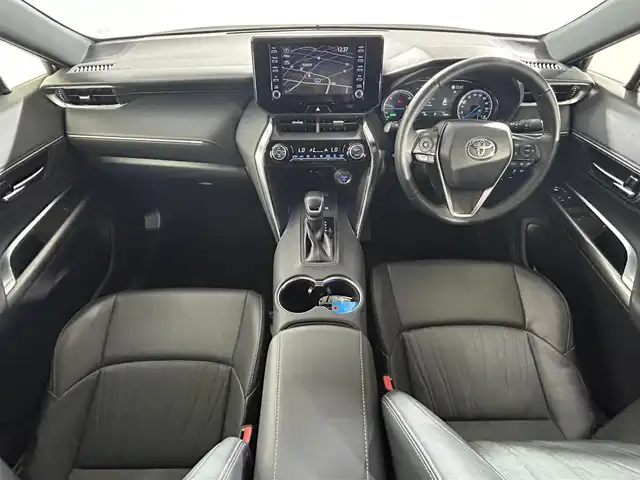 トヨタ ハリアー ハイブリッド G 佐賀県 2020(令2)年 5.5万km ホワイトパールクリスタルシャイン ワンオーナー/純正8インチディスプレイオーディオ/フルセグ/Bluetooth/バックカメラ/ビルトインETC/前方・後方ドライブレコーダー/衝突被害軽減システム/デジタルインナーミラー/ブラインドスポットモニター/レーダークルーズコントロール/レーンキープアシスト/ロードサインアシスト/パーキングサポートブレーキ/電子パーキングブレーキ/オートブレーキホールド/運転席パワーシート/電動リアゲート/ハーフレザーシート/ISOFIX/純正フロアマット/純正18インチアルミホイール