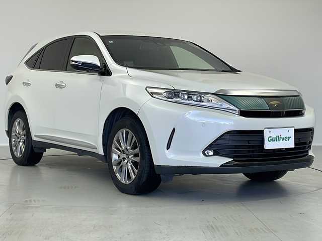 トヨタ ハリアー プレミアム 茨城県 2018(平30)年 4.9万km ホワイトパールクリスタルシャイン 純正９型ナビ　バックモニター　フルセグＴＶ　衝突軽減ブレーキ　ＬＥＤライト　電動リアゲート　ＥＴＣ　追従クルコン　パワーシート　クリアランスソナー　横滑り防止装置　純正アルミ　ドライブレコーダー