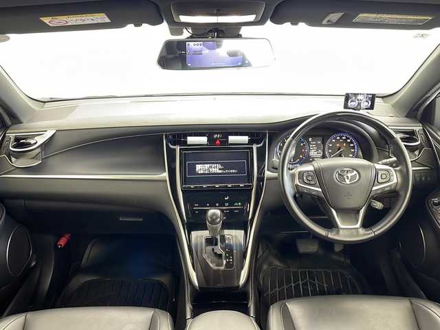 トヨタ ハリアー プレミアム 茨城県 2018(平30)年 4.9万km ホワイトパールクリスタルシャイン 純正９型ナビ　バックモニター　フルセグＴＶ　衝突軽減ブレーキ　ＬＥＤライト　電動リアゲート　ＥＴＣ　追従クルコン　パワーシート　クリアランスソナー　横滑り防止装置　純正アルミ　ドライブレコーダー