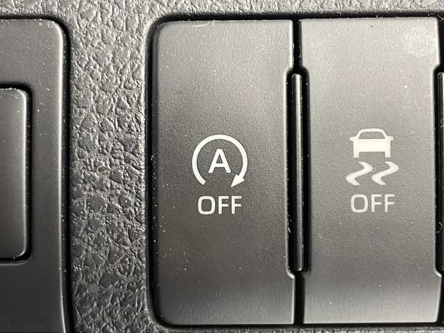 トヨタ ハリアー プレミアム 茨城県 2018(平30)年 4.9万km ホワイトパールクリスタルシャイン 純正９型ナビ　バックモニター　フルセグＴＶ　衝突軽減ブレーキ　ＬＥＤライト　電動リアゲート　ＥＴＣ　追従クルコン　パワーシート　クリアランスソナー　横滑り防止装置　純正アルミ　ドライブレコーダー