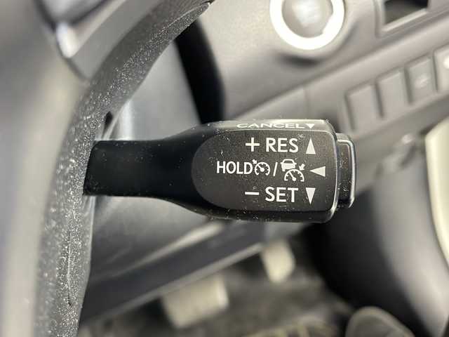 トヨタ ハリアー プレミアム 茨城県 2018(平30)年 4.9万km ホワイトパールクリスタルシャイン 純正９型ナビ　バックモニター　フルセグＴＶ　衝突軽減ブレーキ　ＬＥＤライト　電動リアゲート　ＥＴＣ　追従クルコン　パワーシート　クリアランスソナー　横滑り防止装置　純正アルミ　ドライブレコーダー