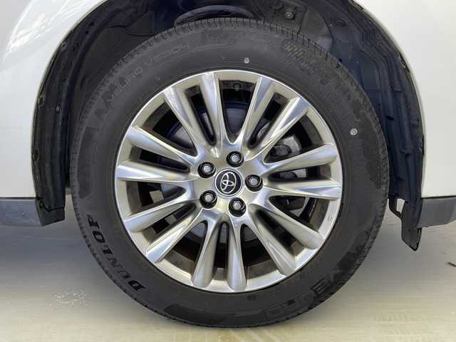 トヨタ ハリアー プレミアム 茨城県 2018(平30)年 4.9万km ホワイトパールクリスタルシャイン 純正９型ナビ　バックモニター　フルセグＴＶ　衝突軽減ブレーキ　ＬＥＤライト　電動リアゲート　ＥＴＣ　追従クルコン　パワーシート　クリアランスソナー　横滑り防止装置　純正アルミ　ドライブレコーダー