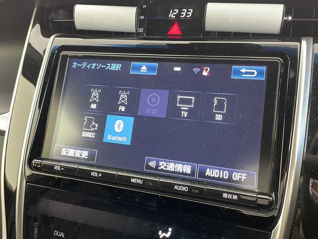 トヨタ ハリアー プレミアム 茨城県 2018(平30)年 4.9万km ホワイトパールクリスタルシャイン 純正９型ナビ　バックモニター　フルセグＴＶ　衝突軽減ブレーキ　ＬＥＤライト　電動リアゲート　ＥＴＣ　追従クルコン　パワーシート　クリアランスソナー　横滑り防止装置　純正アルミ　ドライブレコーダー