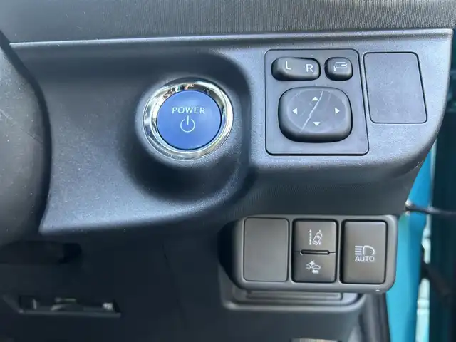 トヨタ アクア G 東京都 2020(令2)年 1万km クリアエメラルドパールクリスタルシャイン 純正ナビ（NSCN-W68）/・Bluetooth/TV/CD/DVD/SD/ドライブレコーダー（DC-DR652）/クルーズコントロース/レーンアシスト/横滑り防止装置/盗難防止装置/衝突被害軽減システム/オートライト/オートハイビーム/コーナーセンサー/全周囲カメラ/オプションカラー（クリアエメラルドパールクリスタルシャイン）/電動格納ミラー/取扱説明書