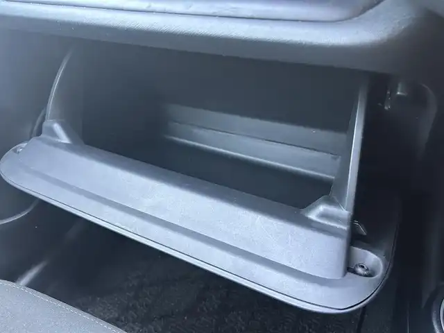 トヨタ アクア G 東京都 2020(令2)年 1万km クリアエメラルドパールクリスタルシャイン 純正ナビ（NSCN-W68）/・Bluetooth/TV/CD/DVD/SD/ドライブレコーダー（DC-DR652）/クルーズコントロース/レーンアシスト/横滑り防止装置/盗難防止装置/衝突被害軽減システム/オートライト/オートハイビーム/コーナーセンサー/全周囲カメラ/オプションカラー（クリアエメラルドパールクリスタルシャイン）/電動格納ミラー/取扱説明書