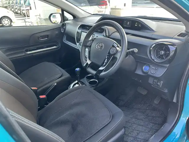 トヨタ アクア G 東京都 2020(令2)年 1万km クリアエメラルドパールクリスタルシャイン 純正ナビ（NSCN-W68）/・Bluetooth/TV/CD/DVD/SD/ドライブレコーダー（DC-DR652）/クルーズコントロース/レーンアシスト/横滑り防止装置/盗難防止装置/衝突被害軽減システム/オートライト/オートハイビーム/コーナーセンサー/全周囲カメラ/オプションカラー（クリアエメラルドパールクリスタルシャイン）/電動格納ミラー/取扱説明書