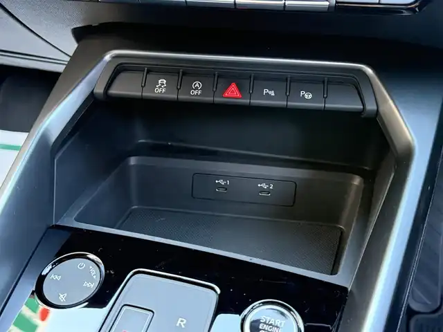 アウディ アウディ Ａ３ SB 30TFSI 香川県 2021(令3)年 3.7万km 赤 メーカーナビ/フルセグ/Bluetooth/アップルカープレイ/バックカメラ/バーチャルコクピット/アウディプレセンス/レーダークルーズ/レーンキープ/サイドアシスト/LEDヘッドライト/スマートキー/純正前後ドライブレコーダー/ビルトインETC2.0