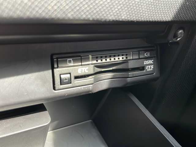 トヨタ エスティマ ハイブリッド アエラス プレミアム G 岩手県 2016(平28)年 6.8万km シルバーM /4WD//純正9インチメモリナビ//AM/FM/CD/DVD/SD/BT/フルセグTV//バックカメラ/サイドカメラ//ビルトインETC//純正ドライブレコーダー//両側パワースライドドア//茶ハーフレザーシート//前席シートヒーター//運転席パワーシート//二列目オットマン//PCS/LDA/クリソナ/先行車発進お知らせ//パワーバックドア//クルーズコントロール//AC100V/12V120W//プッシュスタート//木目調+革巻きステアリング//木目調+革巻きシフト//ステアリングスイッチ//オートLEDライト//オートハイビーム//防眩ミラー//オートリトラクタブルウィンカーミラー//フロアマット/純正ドアバイザー//スペアキー有//取扱説明書/保証書/ナビ取説//記録簿H28-R4 R7-R7