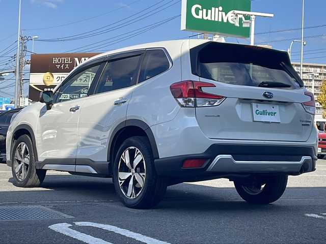 スバル フォレスター ハイブリッド アドバンス 徳島県 2020(令2)年 6.8万km クリスタルホワイトP 社外メモリナビ/（CD/USB/BT/フルセグ/ラジオ）/バックカメラ/追従式クルーズコントロール/ブラインドスポットモニター/パドルシフト/アイサイト/純正18インチAW/自動パーキングブレーキ/純正ドアバイザー/ステアリングヒーター/前席シートヒーター/前席パワーシート/ドライブレコーダー