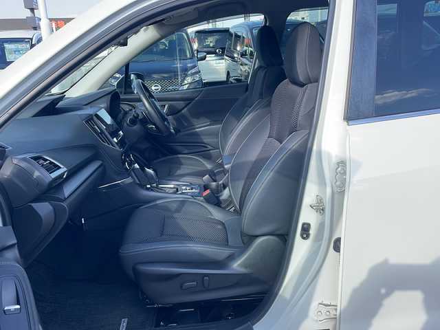 スバル フォレスター ハイブリッド アドバンス 徳島県 2020(令2)年 6.8万km クリスタルホワイトP 社外メモリナビ/（CD/USB/BT/フルセグ/ラジオ）/バックカメラ/追従式クルーズコントロール/ブラインドスポットモニター/パドルシフト/アイサイト/純正18インチAW/自動パーキングブレーキ/純正ドアバイザー/ステアリングヒーター/前席シートヒーター/前席パワーシート/ドライブレコーダー