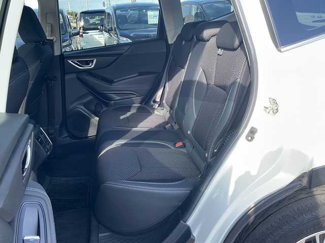 スバル フォレスター ハイブリッド アドバンス 徳島県 2020(令2)年 6.8万km クリスタルホワイトP 社外メモリナビ/（CD/USB/BT/フルセグ/ラジオ）/バックカメラ/追従式クルーズコントロール/ブラインドスポットモニター/パドルシフト/アイサイト/純正18インチAW/自動パーキングブレーキ/純正ドアバイザー/ステアリングヒーター/前席シートヒーター/前席パワーシート/ドライブレコーダー