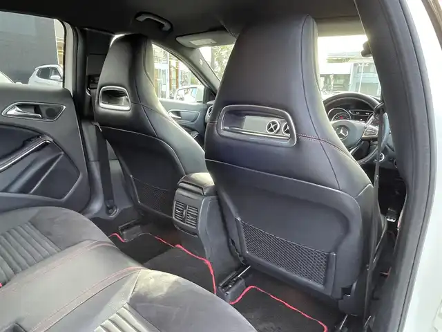 メルセデス・ベンツ Ａ１８０ スポーツ 埼玉県 2015(平27)年 3万km 白 黒半革シート　/純正ナビ　/バックカメラ　/アダプティブクルーズコントロール　/ブラインドスポットモニター　/フルセグTV　/シートヒーター　/電動シート　/クリアランスソナー　/パークアシスト　/レーンアシスト　/ＥＴＣ