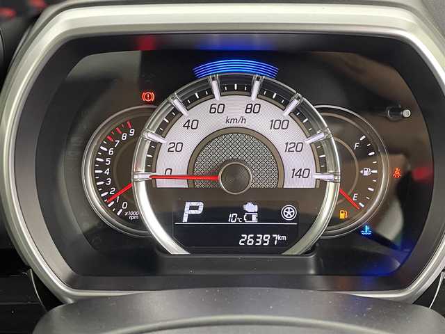 スズキ スペーシア カスタム HYBRID XS 福岡県 2018(平30)年 2.7万km ピュアホワイトP 社外８型ナビ（ＢＴ，フルセグＴＶ）　/バックカメラ　/ヘッドレストモニター　/ＥＴＣ　/コーナーセンサー　/衝突被害軽減ブレーキ　/レーンキープ　/アイドリングストップ　/両側電動スライドドア　/シートヒーター　/ＬＥＤ