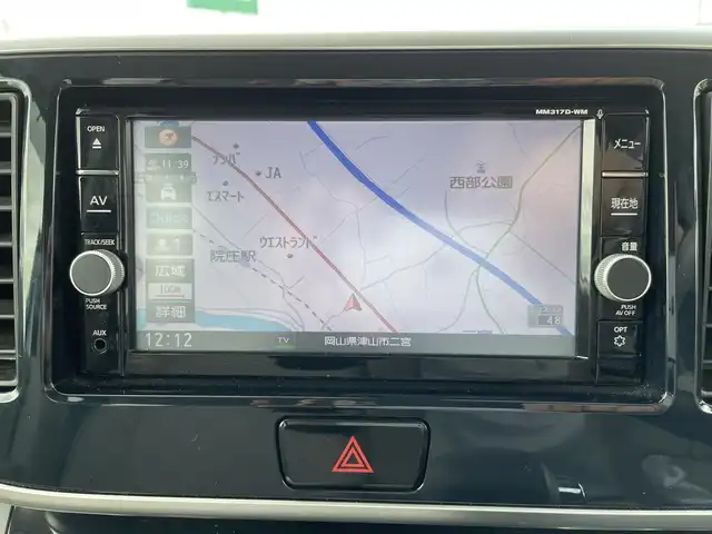 三菱 ｅＫスペース T セーフティパッケージ 岡山県 2017(平29)年 6.9万km クールシルバーメタリック 純正SD /(CD/DVD/BT/フルセグTV)/バックカメラ/衝突被害軽減システム/片側パワースライドドア/横滑り防止装置/ETC/ドライブレコーダー/オートライト/ウィンカーミラー/電動格納ミラー/純正アルミホイール/全方位カメラ/プッシュスタート/スマートキー/フロアマット/ドアバイザー/スペアキー
