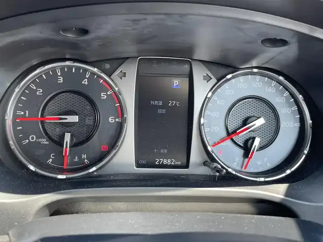 トヨタ ハイラックス Z GRスポーツ 福岡県 2022(令4)年 2.8万km アティチュードブラックマイカ ナビ機能付き純正ディスプレイオーディオ/（AM/FM/USB/BT/HDMI）/全方位＋バック＋サイド＋フロントカメラ/レーダークルーズコントロール/前後コーナーセンサー/プリクラッシュセーフティ/車線逸脱警報/ロードサインアシスト/GR専用フロアマット/GR専用ハーフレザーシート/GR専用サイドステップ/GR専用スポーツバー/純正ベッドライナー/D席パワーシート/純正18インチアルミホイール/サマータイヤ4本車載（265/60/18）/純正前方ドライブレコーダー/ETC/オートライト/LEDヘッドライト/フォグランプ/ダウンヒルアシスト/MT付きAT/ドアバイザー/プッシュスタート/スマートキー/電動格納ミラー/ステアリングスイッチ/DUALオートエアコン/パドルシフト/ISO FIX/W+カーテンエアバッグ/アイドリングストップ