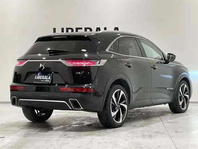 ＤＳオートモビル ＤＳ７ クロスバック グランシック ブルーHDi 熊本県 2019(令1)年 5万km ノアールペルラネラ 純正メモリナビ（Bluetooth、AppleCarPlay、USB）/バックカメラ/サイドカメラ/FOCAL ELECTRAサウンド/パワーバックドア/黒革シート/パワーシート/ベンチレーション/シートヒーター/純正20インチアルミホイール/コーナーセンサー/LEDヘッドライト