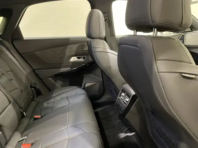 ＤＳオートモビル ＤＳ７ クロスバック グランシック ブルーHDi 熊本県 2019(令1)年 5万km ノアールペルラネラ 純正メモリナビ（Bluetooth、AppleCarPlay、USB）/バックカメラ/サイドカメラ/FOCAL ELECTRAサウンド/パワーバックドア/黒革シート/パワーシート/ベンチレーション/シートヒーター/純正20インチアルミホイール/コーナーセンサー/LEDヘッドライト