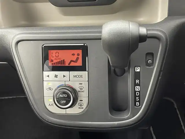 トヨタ パッソ モーダ　S 熊本県 2018(平30)年 5.3万km ダークエメラルドマイカ 純正ナビNSCD-W66（ＣＤ・ＤＶＤ・フルセグ・ＢＴ・ＵＳＢ）/バックカメラ　/ＥＴＣ　/前方ドライブレコーダー　/前後クリアランスソナー　/アイドリングストップ　/衝突軽減ブレーキ　/レーンキープアシスト　/横滑り防止/純正フロアマット/オートライト/LEDヘッドライト/フォグライト/スマートキー/プッシュスタート